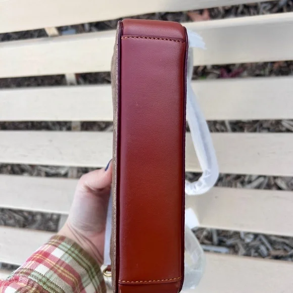 Coach Kira Crossbody Wristlet - Picture 4 of 6